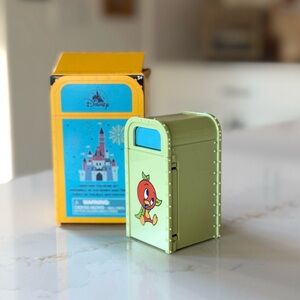 Disney Parks Trash Can Mystery Vinyl Collectible Figure – Series 1 Orange Bird
